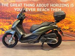 2020 Piaggio Beverly 350 (BV 350) Beverly Green