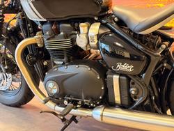 2025 Triumph Bonneville Bobber Bobber Black