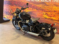 2025 Triumph Bonneville Bobber Bobber Black