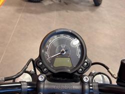 2025 Triumph Bonneville Bobber Bobber Black