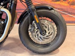2025 Triumph Bonneville Bobber Bobber Black