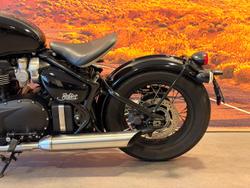 2025 Triumph Bonneville Bobber Bobber Black