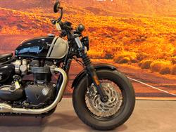 2025 Triumph Bonneville Bobber Bobber Black