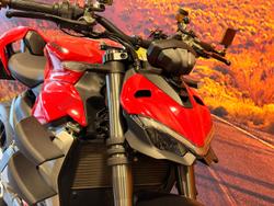 2022 Ducati Streetfighter V2 Streetfighter Red