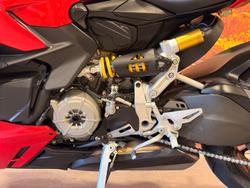 2022 Ducati Streetfighter V2 Streetfighter Red