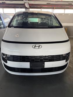 2026 Hyundai STARIA LOAD