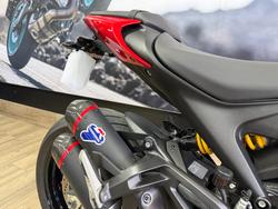 2023 DUCATI MONSTER RED