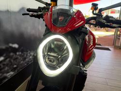 2023 DUCATI MONSTER RED