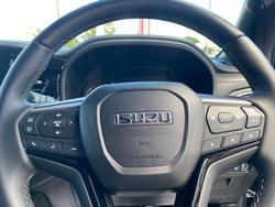 2024 Isuzu MU-X 2025 Isuzu MU-X 4X4 LST 3.0 L Automatic (UJOR506)