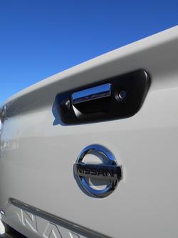 2025 NISSAN NAVARA ST-X