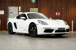 2020 Porsche
                718 Cayman