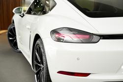 2020 Porsche
                718 Cayman