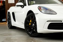 2020 Porsche
                718 Cayman