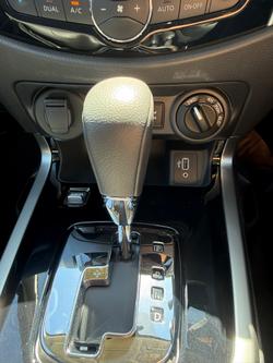 2025 NISSAN NP300 NAVARA ST-X