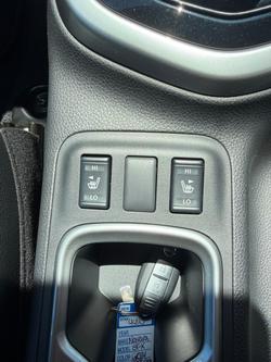 2025 NISSAN NP300 NAVARA ST-X