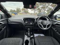 2025 Isuzu
                D-MAX LS-U