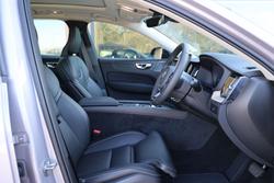 2026 Volvo XC60 Ultra B5 Dark