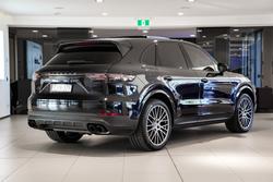2022 Porsche
Cayenne Platinum Edition