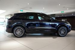 2022 Porsche
Cayenne Platinum Edition