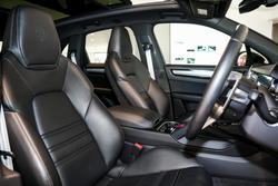 2022 Porsche
Cayenne Platinum Edition