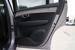 2026 Volvo XC90 Ultra B5 Dark