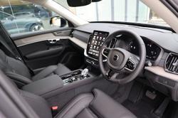 2026 Volvo XC90 Ultra B5 Dark