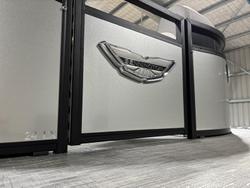 2023 BEN 24LX METALLIC SILVER