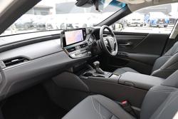 2025 Lexus ES300h ES300h Luxury 2.5L Hybrid Auto CVT Sedan 2E62810 002