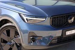 2025 Volvo XC40 Ultra B4 Dark