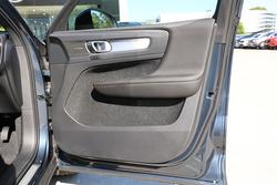 2025 Volvo XC40 Ultra B4 Dark