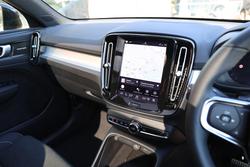 2025 Volvo XC40 Ultra B4 Dark