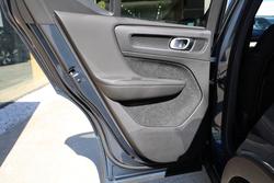 2025 Volvo XC40 Ultra B4 Dark