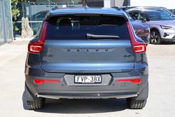 2025 Volvo XC40 Ultra B4 Dark