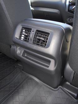 2024 Nissan
Navara SL Warrior