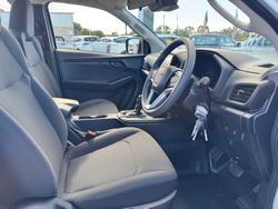 2026 ISUZU D-MAX SX