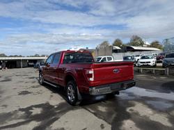 2023 FORD F150 F-150 2023.00 DOUBLE CAB (CREW CAB) LARIAT SERIES 3.5L V6 10 SPD LWB LUCID RED TC/RED CARPET TC