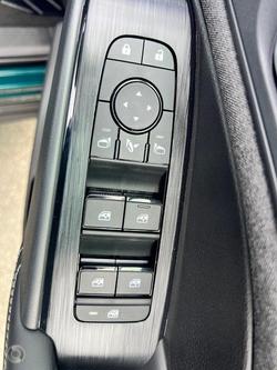 2025 Nissan
                QASHQAI ST-L