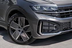 2025 Volkswagen Touareg 210TDI R-Line