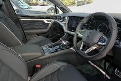 2025 Volkswagen Touareg 210TDI R-Line