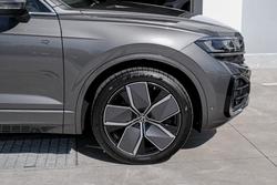 2025 Volkswagen Touareg 210TDI R-Line