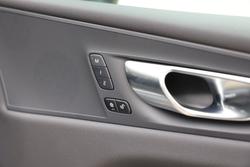 2025 Volvo XC60 Plus B5 Bright