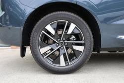 2025 Volvo XC60 Plus B5 Bright