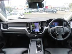 2022 Volvo XC60 B5 Momentum
