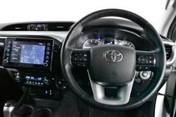 2022 Toyota Hilux SR5