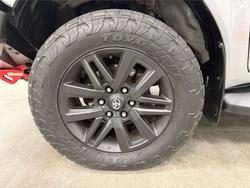 2017 Toyota Hilux SR5