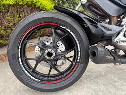 2022 DUCATI STREETFIGHTER V2 Red