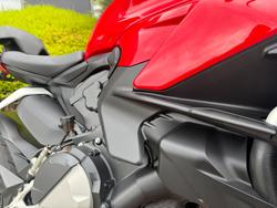 2022 DUCATI STREETFIGHTER V2 Red
