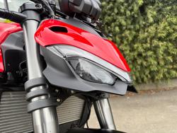 2022 DUCATI STREETFIGHTER V2 Red