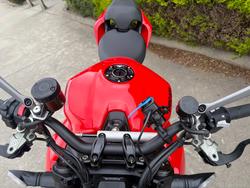 2022 DUCATI STREETFIGHTER V2 Red