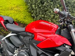 2022 DUCATI STREETFIGHTER V2 Red